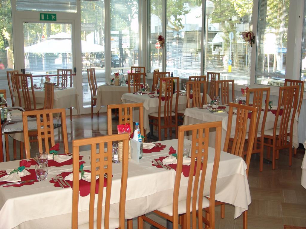 Hotel Excelsior Cervia Dış mekan fotoğraf