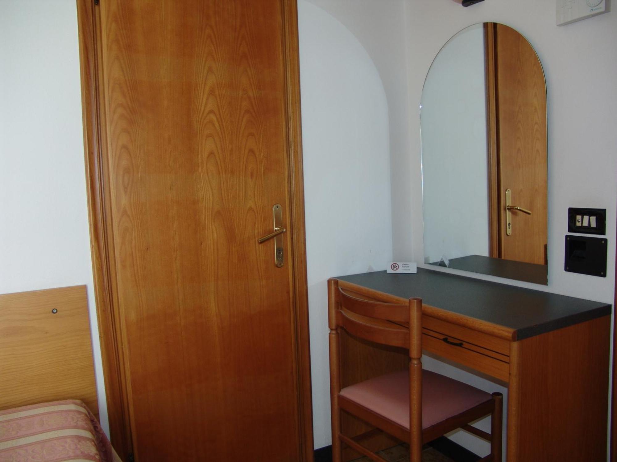 Hotel Excelsior Cervia Oda fotoğraf